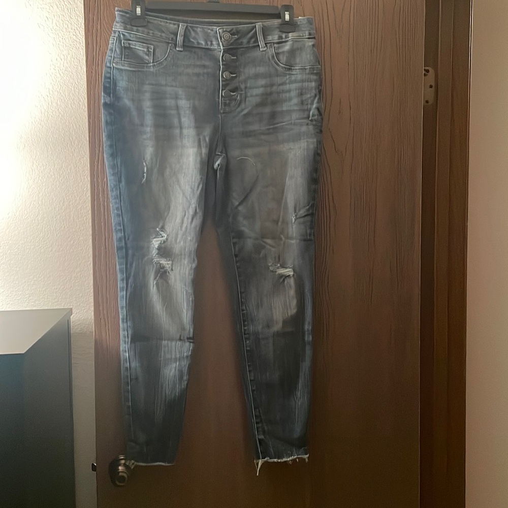 Size L NWOT. Maurice’s denim.